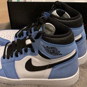 Nike Jordan 1 university blue